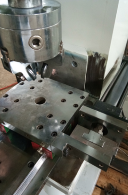 立式數控收口旋鉚機